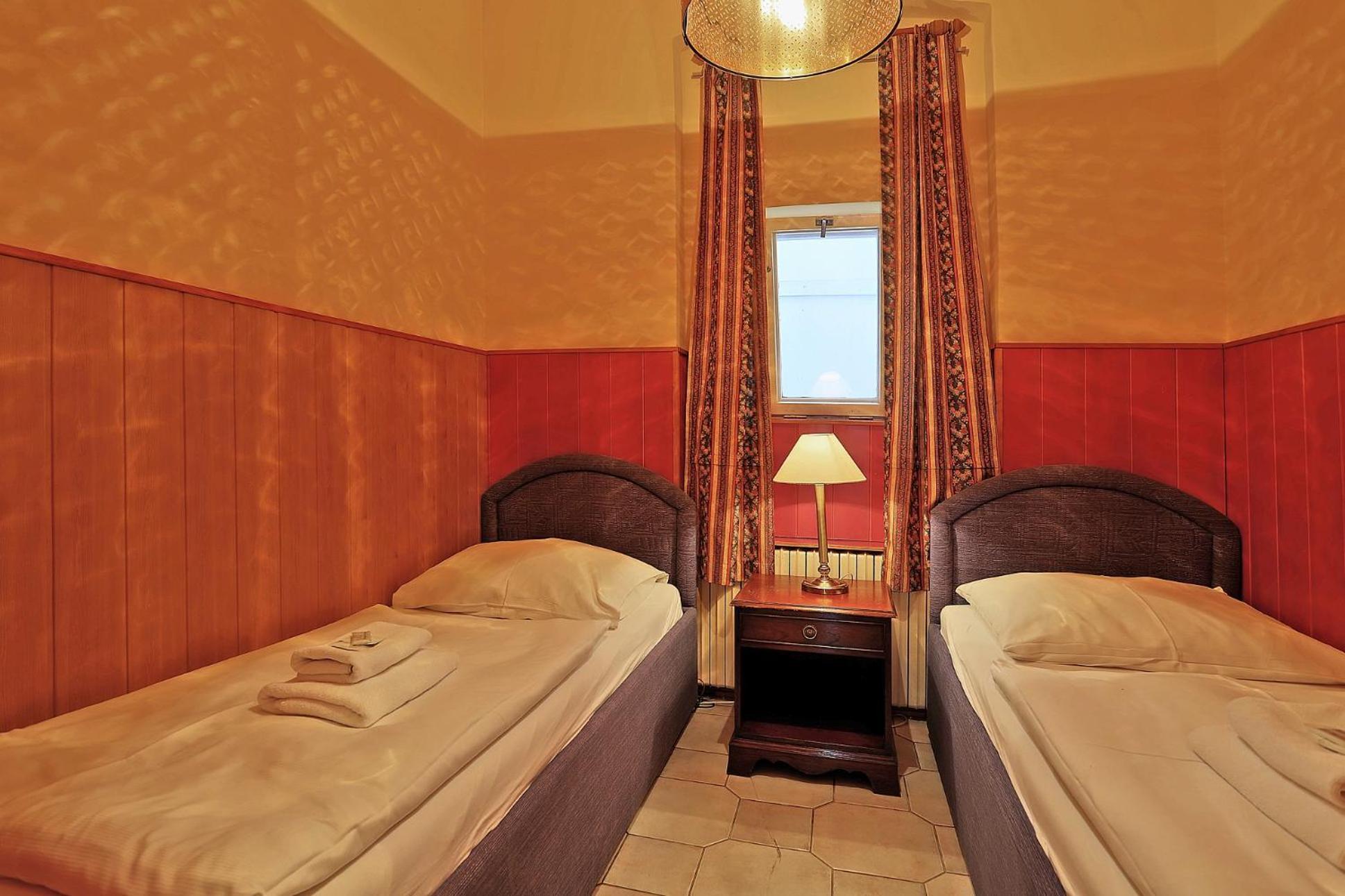 Hotel Kavalir Karlovy Vary Szoba fotó
