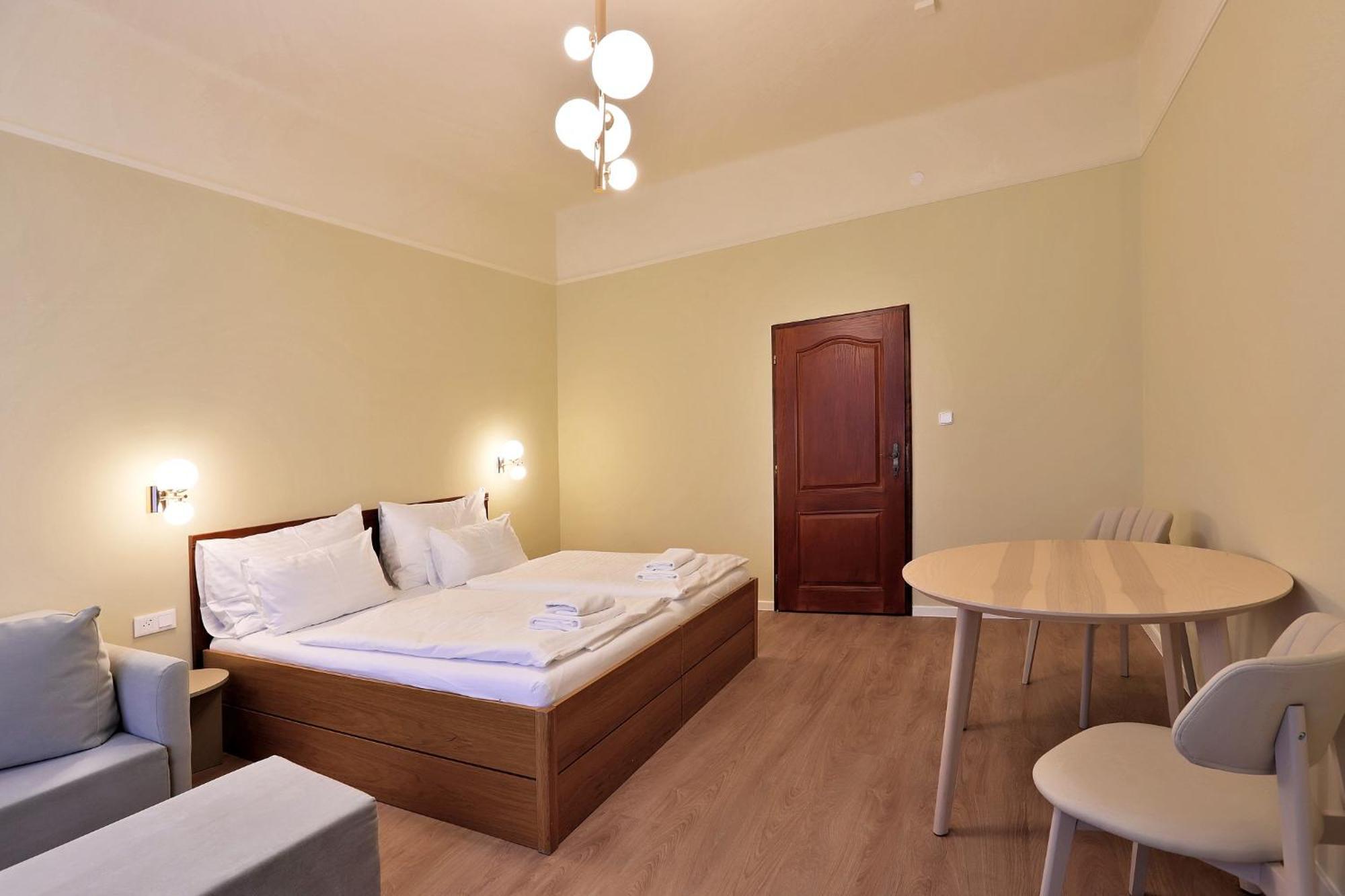 Hotel Kavalir Karlovy Vary Kültér fotó