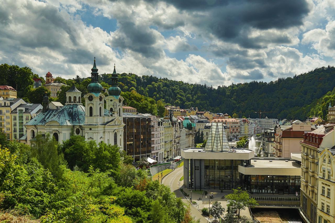 Hotel Kavalir Karlovy Vary Kültér fotó