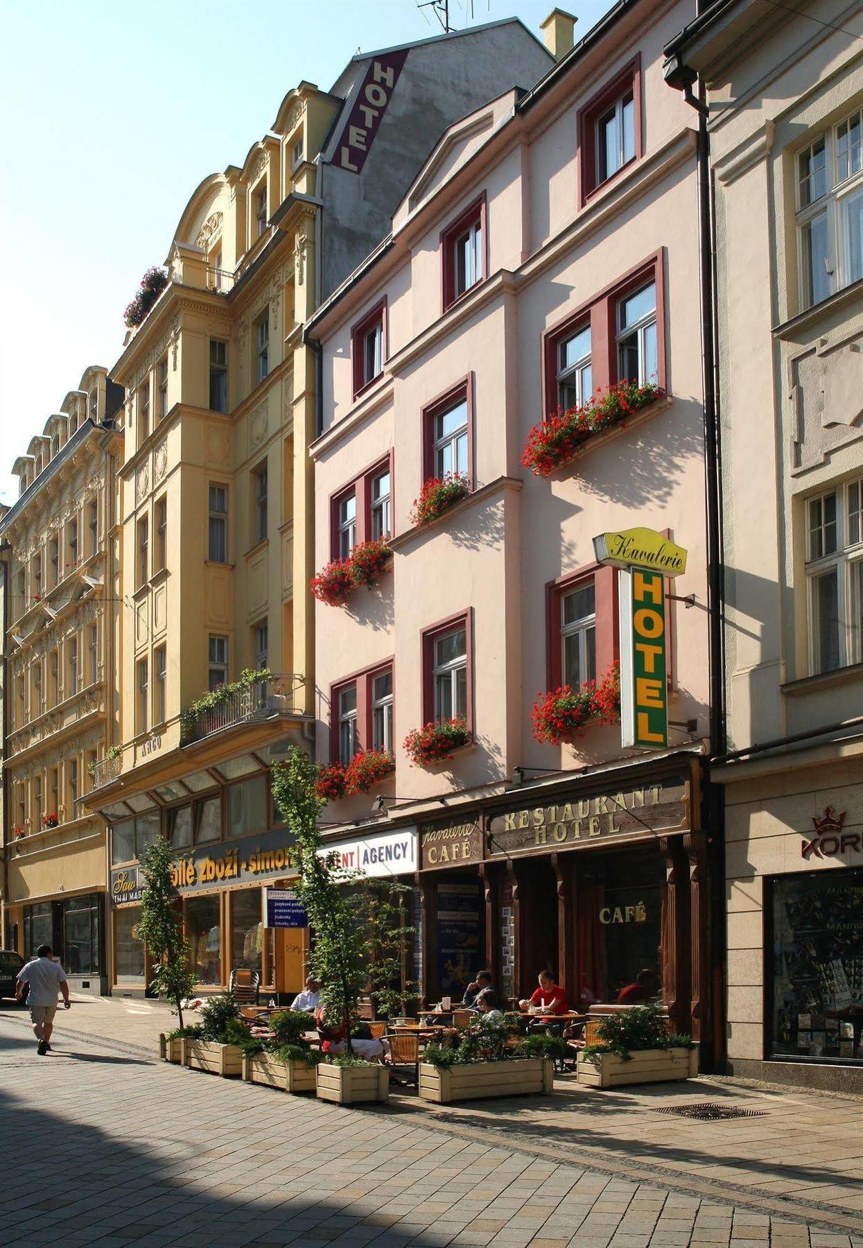 Hotel Kavalir Karlovy Vary Kültér fotó