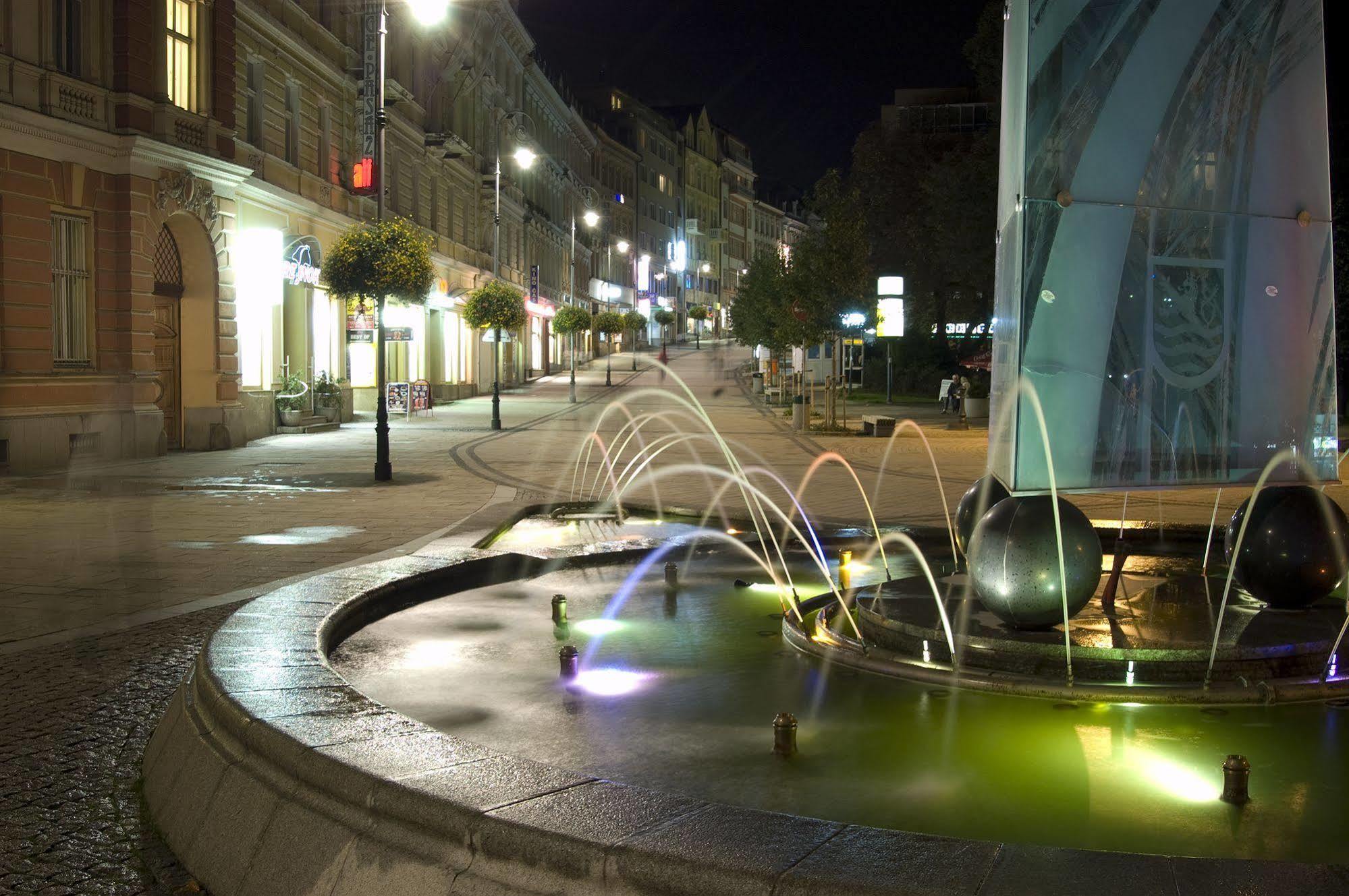 Hotel Kavalir Karlovy Vary Kültér fotó